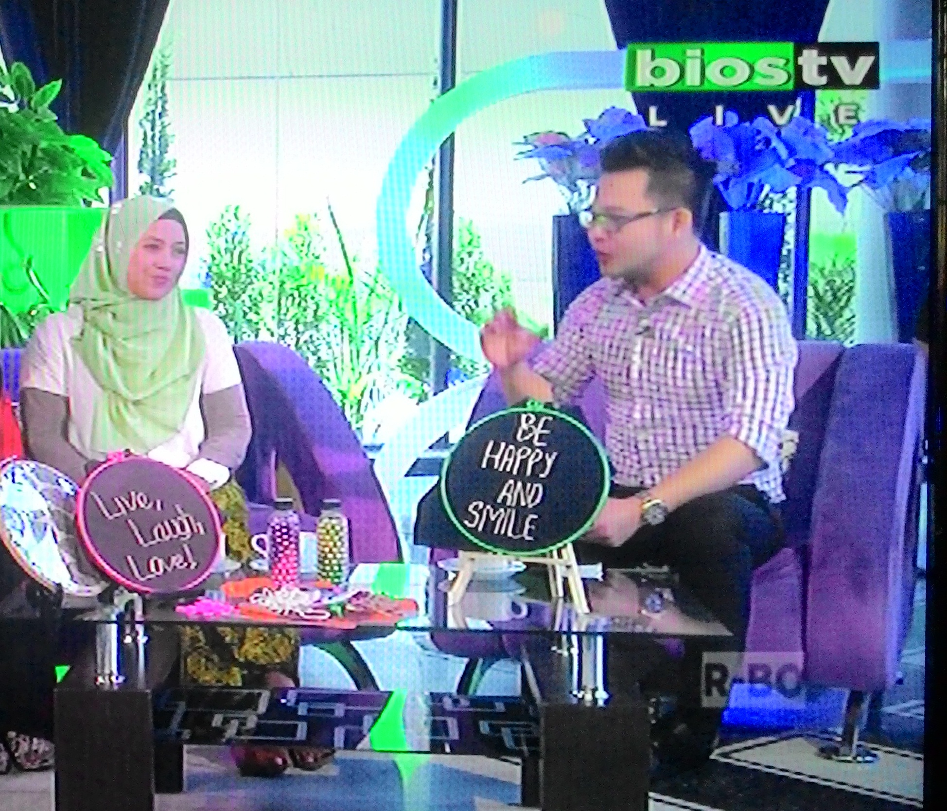 Dosen Seni Dan Desain Universitas Negeri Malang Mengisi Talk Show Kreatif Di Acara Cakrawala Bios TV