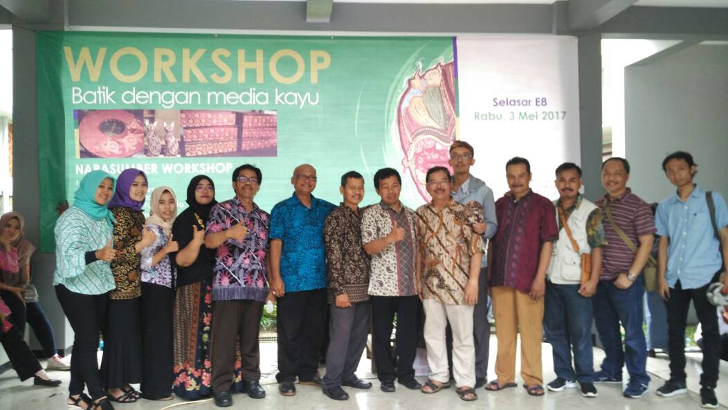 WORKSHOP BATIK DENGAN MEDIA KAYU DENGAN NARASUMBER BAPAK KEMISKIDI PENGUSAHA BATIK KAYU KREBET YOGYAKARTA