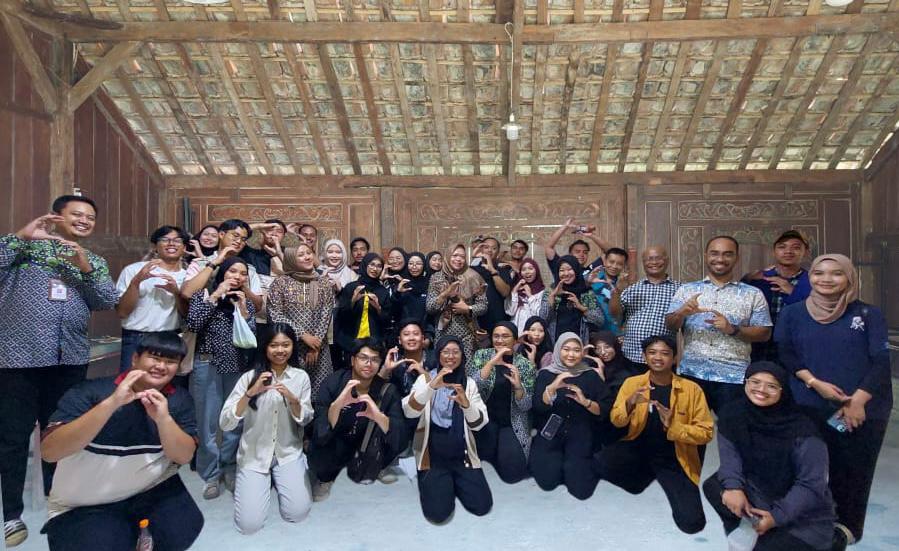 MALEVO 2024 “Empowering Global Leaders Towards Sustainable Future” dan Batik Camp Digelar oleh Research Institute and Community Engagement (RICE) dan Prodi Pendidikan Seni Rupa, Universitas Negeri Malang